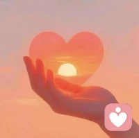 有人烧香拜佛，有人做慈善公益，有人学各种课程。这些都没错，但如果内心没有改变，外在的一切都是暂时的。
真正能让能量瞬间提升的，只有一件事：感恩。
你发现没有：当你真心说出一句“谢谢”，心里是不是暖暖的？当你睡前回想值得感恩的事，是不是觉得这一天没白过？
这就是感恩的力量。
它让你的心从“没有”转向“有”，从“缺失”转向“丰盛”，从“匮乏”直接跃升到“富足”。
感恩的本质，是让你和好事同频。
你感恩健康，会更爱惜身体，身体自然更好；
你感恩金钱，会更珍惜每一分钱，钱自然流向你；
你感恩关系，会更善待身边人，关系自然更顺。
你感恩什么，什么就会越来越多。