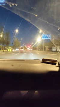 晴朗的一天，就是刮風(fēng)，就像這世間萬物，變幻莫測，應(yīng)從容對待。配圖