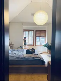 你待別人如家人，走到哪里都是家；
你待別人如路人，走到哪里都是過客；
你待別人如敵人，走到哪里都是戰場。配圖