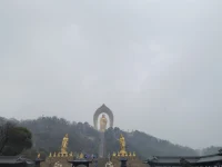 如果你喜歡被表揚，不喜歡被批評，
如果你只是想得到，害怕失去，
如果你尋求被注意，憎恨被忽視，
如果你過分尋找快樂，偏執地害怕，
如果你深陷這八種狀態，你就會變得脆弱。
如果你不會，就將變得強大配圖