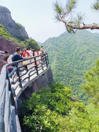 经营婚姻可以想象是经营情感账户，每一次温柔的回应、耐心的倾听都是往感情里“存钱”，而冷暴力或恶语相向就是在“取钱”
愿我们都能好好的经营我们的亲密关系。