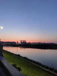 无论结果如何，
这段为目标全力以赴的经历，
已是青春最耀眼的勋章！
中考只是逗号，不是句点，
放松心态，去拥抱更辽阔的天地！