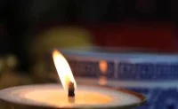 人在贪欲中失去幸福，在忙碌中失去健康，在怀疑中失去信任，在计较中失去友情，在痴迷中失去分明，在执著中失去宁静，在傲慢中失去自我，在追逐中失去风景。 ​​​​