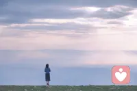 生命，就是一場義無反顧的前行，這一路上，最溫暖的是清晨的第一縷陽光，最澄澈的是黎明的第一汪清泉，最難忘的是一起賞風景的路人。早安！配圖