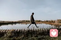 努力的人，生活不會(huì)迷茫，因?yàn)榭傆畜@喜，且滿滿的希望。早安。配圖