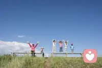 有路，就大膽的去走；有夢，就大膽的飛翔。若要成功，就要大膽去闖，不敢做，不去闖，夢想就會變成幻想！ ?