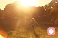 所謂愛情，就是當時的他和她，，那是一瞬間的永遠。并不是用時間長短可以來衡量。 ?配圖