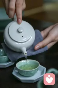 浓人远交，淡人可近处。甜人须设防，拙人有时可爱。世味薄最好，人情淡最好。早安。配图