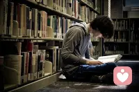 一个人身边没有人,就容易寂寞。但一个人心里没有人,才会空虚。配图