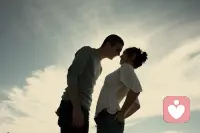 自卑出现了并不可怕，找出自卑的原因和表现，从容面对，自卑也就成了一只纸老虎。 ​配图