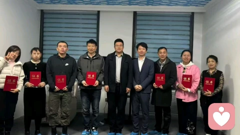 社交焦虑者如何克服障碍进行深交？