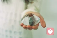 世界上最动人的情话就是：你是我一个人的，爱情最美丽的誓言就是：我在时光的尽头等你。 ​配图
