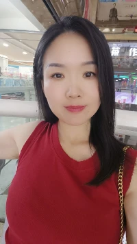 愛不是尋找完美的人,而是用完美的眼光欣賞不完美的對方。真正的愛情不是初見的心動而是久處后的不離不棄。配圖