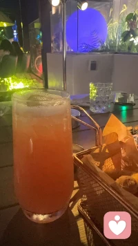 人生無法像童話一樣，定格在美好的瞬間。童話故事的結局，剛好是婚姻故事的開始。配圖