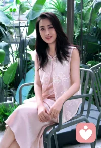 遇事不慌，遇事不怨，心中有爱，眼里有光。用一颗喜乐安稳的心，治愈自己，接纳生活，从容走完余生！