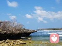 高度自我監控者很在意別人的眼光，其行為反映了社會規范和所處情境對他們的期望。低自我監控者不太在意別人的眼光，引導其行為的是他們自己的性格和價值觀，而不是情境對他們的期望。配圖