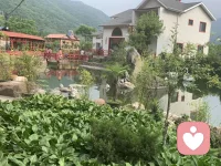 群體中個體的非理性轉變往往源于對集體歸屬感的渴望與對個體責任的逃避。配圖