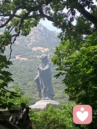 职场小白提升之“葵花宝典”
一初入职场：先站稳再站高
二技能提升：先仿照再创造
三人际关系：先求同再求异
四处理矛盾：先解决心情，再解决事情
五目标实现：先成长再成功
六自我成长：先升值再升职
精力恢复与储备只有睡觉那几个小时，白天应杜绝无聊费精力的事。给生命以温暖，为理想而躬行。加油！