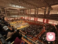 在算法试图简化人际互动的时代，系统而人性化的洞察能力，反而成为人类独有的珍贵技能——培养谨慎而开放的人际观：谨慎在于不轻易下结论，持续观察与修正认知；开放在于保持好奇心，接纳人的变化与多维性。配图