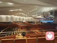 心理健康一亚心理健康一心理障碍一精神疾病，是一个逐渐发展的过程。正常与异常之间，从来都不是泾渭分明，而是一道渐变的光谱。我们每个人都可能在某段波长上停留。精神诊断不是判决书，而是帮助我们理解痛苦的路线图。配图