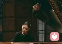 血清素是与胃动力、内驱力（食欲、睡眠、性欲）以及情绪有关的物质，血清素降低容易导致抑郁症。激活血清素能够使人神清气爽、干劲十足，提高工作时的注意力集中度。并且，从傍晚开始身体会以血清素为原材料制造睡眠物质——褪黑素。充分分泌褪黑素能够提高夜晚的睡眠质量。配图