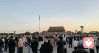 真正的平衡不是静止的终点，而是流动的节奏。 最深的智慧不是选择卷或躺，而是学会在耕耘时全情投入，在休憩时心安理得。当你不再将努力与放松对立，而是在每个当下倾听内心的需求，平衡便悄然融入你生命的韵律中。祝“五四”快乐！🌸🌸配图