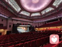去吧，不是离开我，是去遇见那个闪闪发光的你自己。你摔了，回头，我还在；你累了，折返，门没锁。我在这里，是你随时可以降落的、永远认得出你的 基地。你愿意为了那个未来的自己，先试探着踩出一步吗？🌹🌹配图