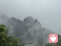 眼睛為她下著雨，心卻為她打著傘，這就是愛情配圖