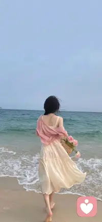 如果我忘了來時的路
誰能為我打開一扇門
我穿過他們說的花花世界
卻始終還是一個人