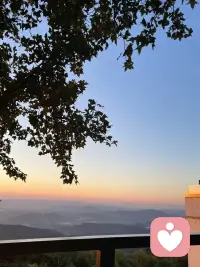 “人生是不斷與理想的自己進行比較，
而不是活在他人的評價之下，
我們不是為了滿足別人的期待而活著，
而是為了自己，活出自己的人生。
縱使被說壞話，被討厭，也沒有什么好在意的，
因為對方如何看待你，
那是屬于對方的生命課題。” ???