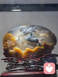 [月亮][月亮][月亮]
🌷一个人如果看谁不顺眼，永远只有一个原因，他从对方身上，看见了无法接纳自己的地方，外面从来没有别人，任何人际关系，都是照见自己内在的镜子，没有例外

🌷认知会产生盲点，是因为你在往外看，不愿意自我觉察

🌷骨气=人设=掩盖自卑

🌷自卑的根源是自我否定，你无法丢掉任何东西，除非你看见和承认，是自己在抓住不放

——rolling