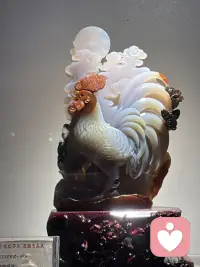 [月亮][月亮][月亮]
🌷一个人如果看谁不顺眼，永远只有一个原因，他从对方身上，看见了无法接纳自己的地方，外面从来没有别人，任何人际关系，都是照见自己内在的镜子，没有例外

🌷认知会产生盲点，是因为你在往外看，不愿意自我觉察

🌷骨气=人设=掩盖自卑

🌷自卑的根源是自我否定，你无法丢掉任何东西，除非你看见和承认，是自己在抓住不放

——rolling