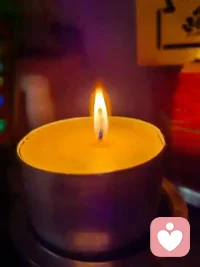 給需要幫助的人伸出一只手，給需要愛的人一份真心，給需要溫暖的人遞上一份熱情，給人世間奉上一份愛心，讓人生多一盞照亮希望的燈配圖