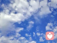 同在一片藍天下，抱著千千萬萬不一樣的心緒，各懷千秋無一相同，，對面的你此刻安好