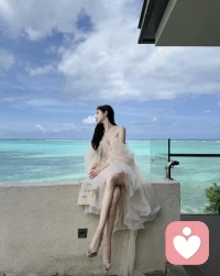 做一个温柔的人，不慌不忙，不卑不亢，在自己的世界里独善其身，在别人的世界里顺其自然。配图