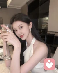 把自己调成糖的频道，接收的全是生活的甜信号。配图