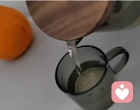 一壶茶慢慢泡，才能出滋味；心里的结慢慢聊，才能看见答案。
