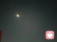 ?
星星永遠不會懼怕黑暗，因為越黑暗星星越閃耀。配圖