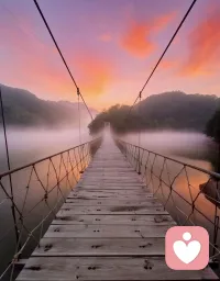 【吊橋效應】
   當你提心吊膽地過吊橋時，會不由自主地心跳加速。如果此時遇見一個人，你會錯把這種心跳加速理解為對方讓你心動。
   所以，愛情可能只是一場美麗的“誤會”。 ??配圖