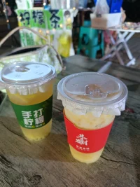 时间从不喧哗，却在自律者的生命中刻下复利曲线。每一个被辜负的清晨，都是对未来的预支；每一次按时完成的计划，都是给人生的定投