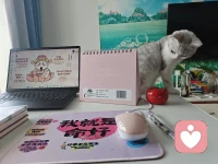 七夕的柔光灑在小天地
毛孩子們的陪伴
是生活柔軟的漣漪
??喵喵??汪汪
愛??就藏在這些點(diǎn)點(diǎn)滴滴里配圖
