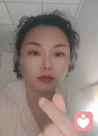 以爱之名，可以做很
多事，但是只有爱是不够
的，人活在世间，尤其是
女人，除了爱，智慧，能
力，金钱，稳定的工作也
可以满足和处理内心的
不安和生活中苦难。世间
并不美好，只有爱不够用
啊。
