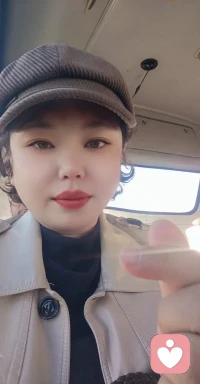 不喜欢太明显物质的女孩
是这个世界，男孩子快速成长的标准，
也是给女生的惊醒，爱不是要来的