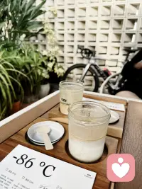 許多事情，沒什么非你不可，也沒什么不可失去。
愿意留下來的人，就好好相處，彼此信任。
想要遠走的，就揮揮手說聲抱歉，恕不遠送。
人生苦短，不想計較太多，與其紛擾度日如年，不如舒適耗盡余生。配圖
