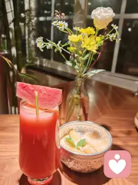 如果一个人突然生了病，其实是老天在提醒你，要多多关心自己了。
心上无事，身上无病，便是世上最好光景。