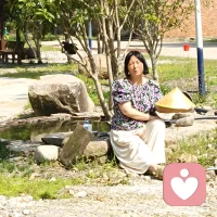 人痛苦到一定程度的时候，心灵会飞出体外，与另一个心灵结合。在那里，她（他）会无比幸福与知足。但这样的情景时间不会太久，往往以梦的形式出现。这是在告诉你，你的心灵需求是什么？满足了这份需求，我们的生命会变得完整。这，或许也是完美型人格。