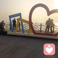 女性是很精致的，甚至很多女性有精神洁癖。她们的情感婚姻需要足够的尊重，被爱与看见。配图