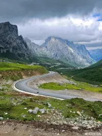 如果你太想到達目的地，
就容易錯過沿途的風景。
                     --黑塞配圖