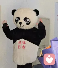 成年人的世界，委屈都是静音模式。
白天假装坚强，夜里偷偷难过，
找不到可以倾诉的人，怕打扰、怕被笑话。
没关系，你可以放心在这里卸下伪装，
我认真倾听，温柔陪伴，给你一份心安。配图