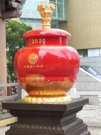 你對自己有多用心，生活就給你多清晰的答案。
養(yǎng)身是攢底氣，養(yǎng)心是修靜氣，
而高配的人生，不過是底氣足了，靜氣夠了，
自然能在生活里，站得穩(wěn)，笑得從容。配圖